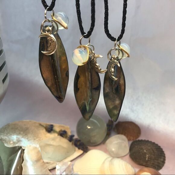 MOONSTONE & MOTHER OF PEARL NECKLACE - Picture 6 of 13